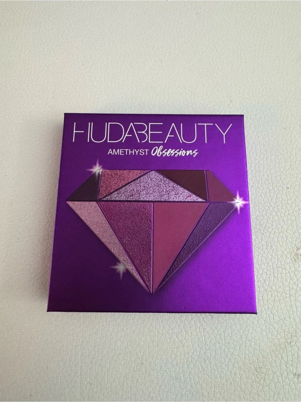 HUDA BEAUTY compact palette
